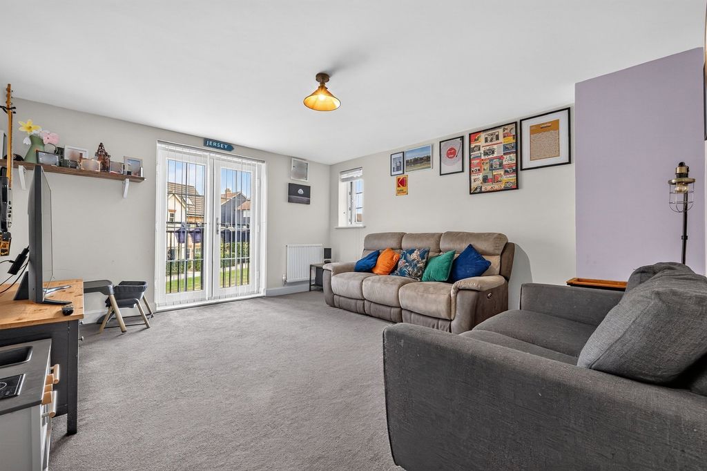 Property photo 2 of 13