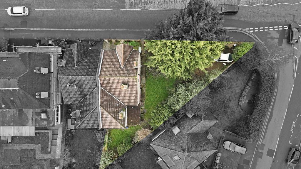 Property photo 3 of 31