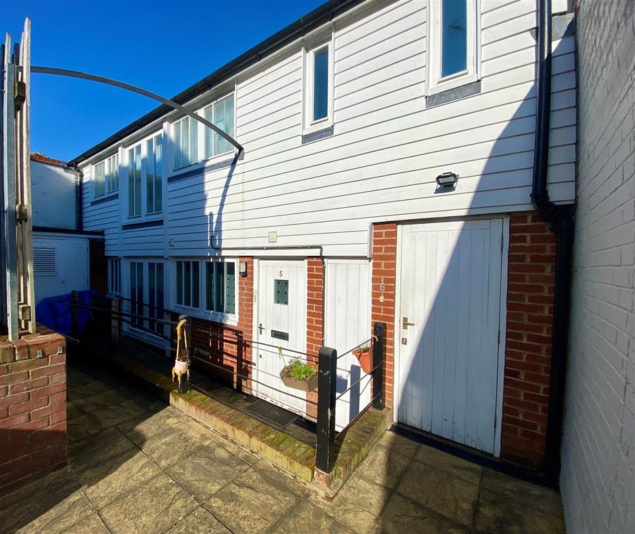 Property photo 1 of 7 5 Holters Front Aspect.Jpg