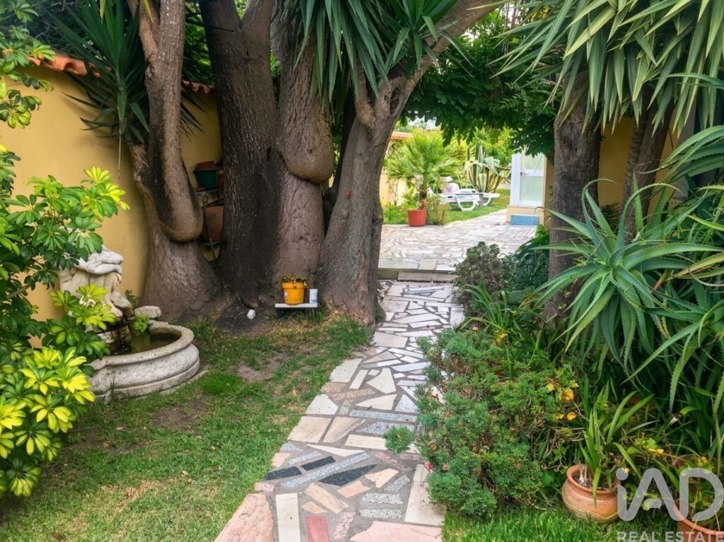 Property photo 2 of 40