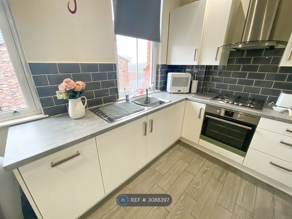 Property photo 2 of 5 Kitchen