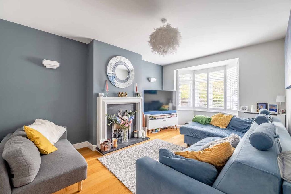 Property photo 2 of 19