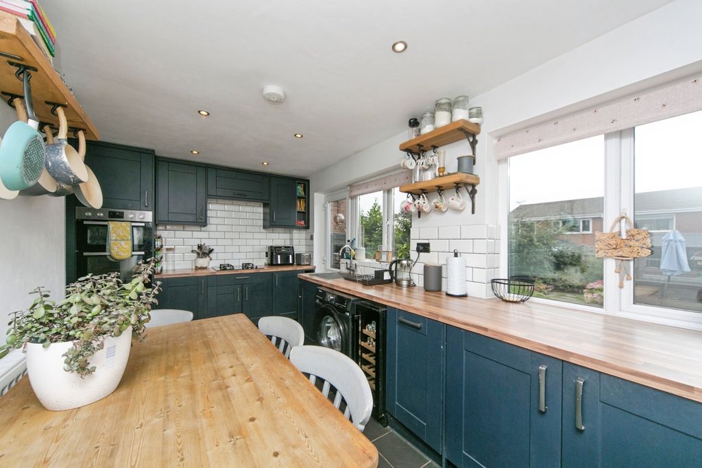 Property photo 3 of 17 Pbox-Img.Jpg