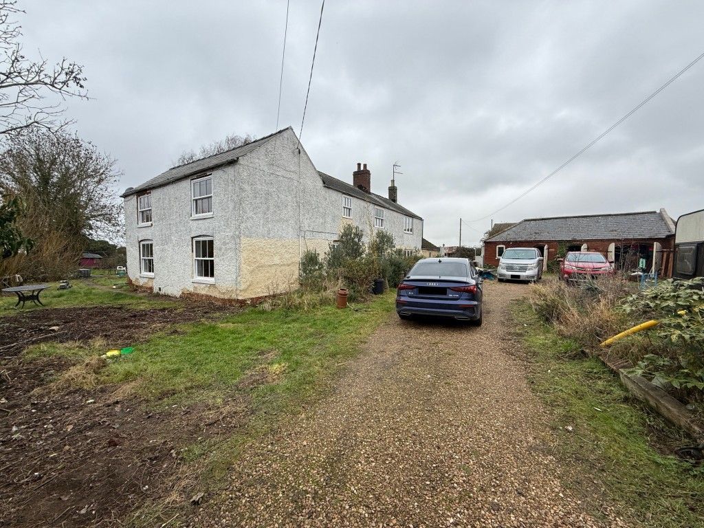 Property photo 1 of 17 Driveway Leading To Accommodation
