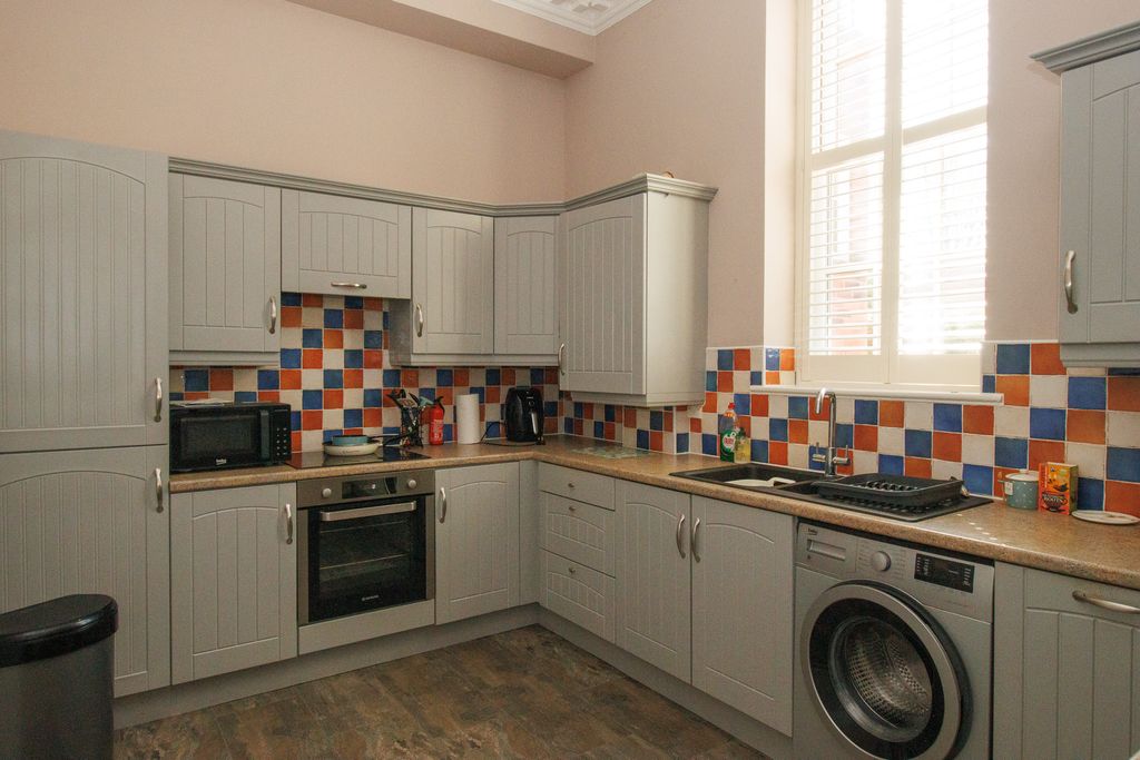 Property photo 2 of 14
