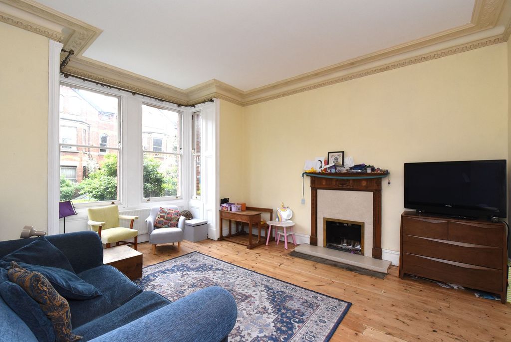 Property photo 2 of 11