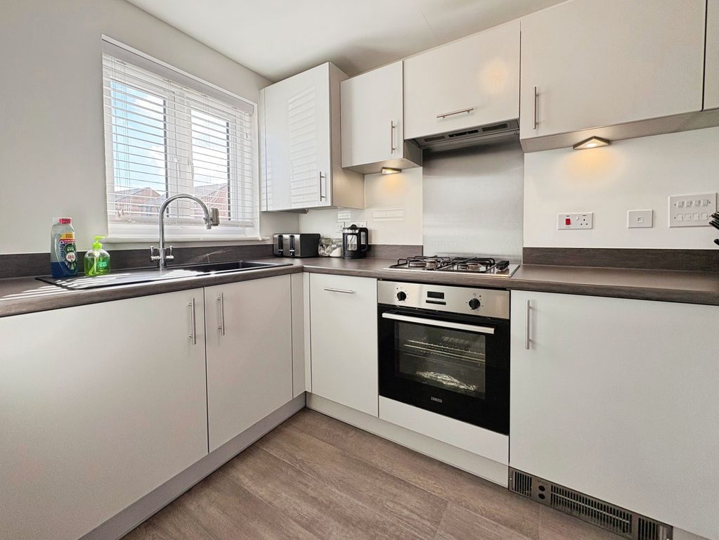 Property photo 3 of 23 Fe387Bf0-17