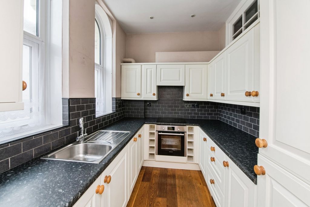 Property photo 2 of 17 Pbox-Img.Jpg