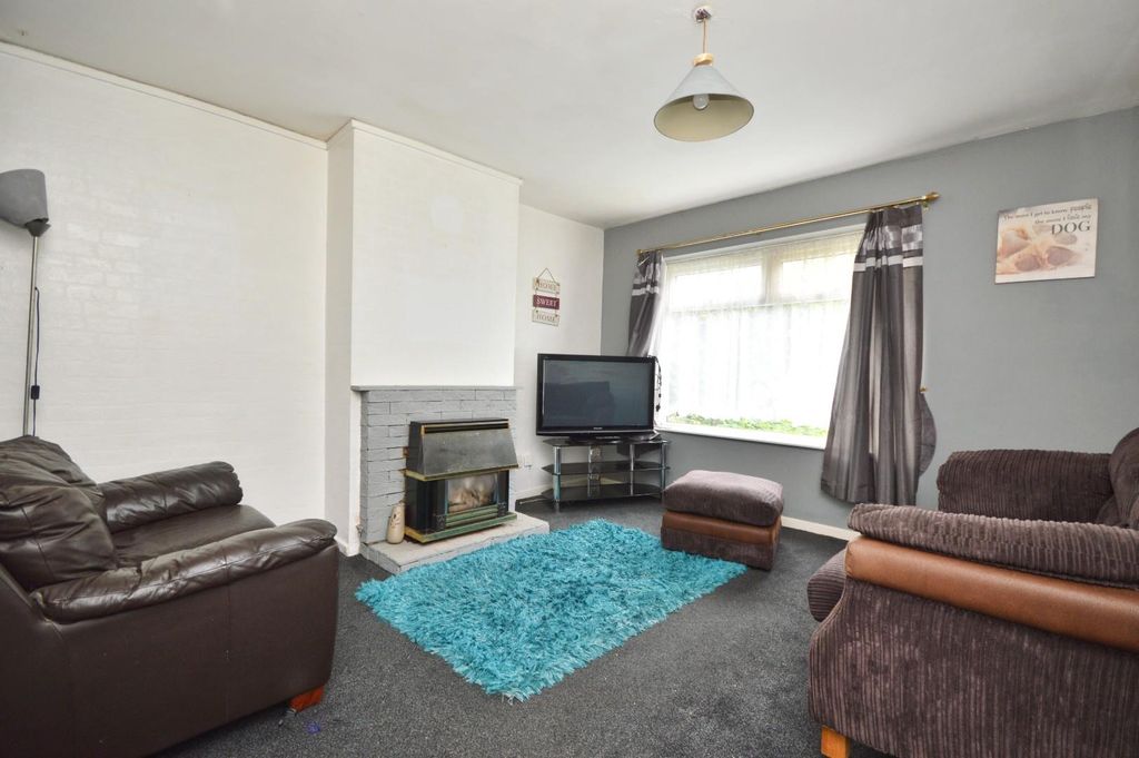 Property photo 2 of 9