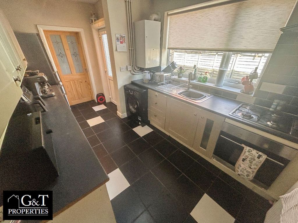 Property photo 2 of 21