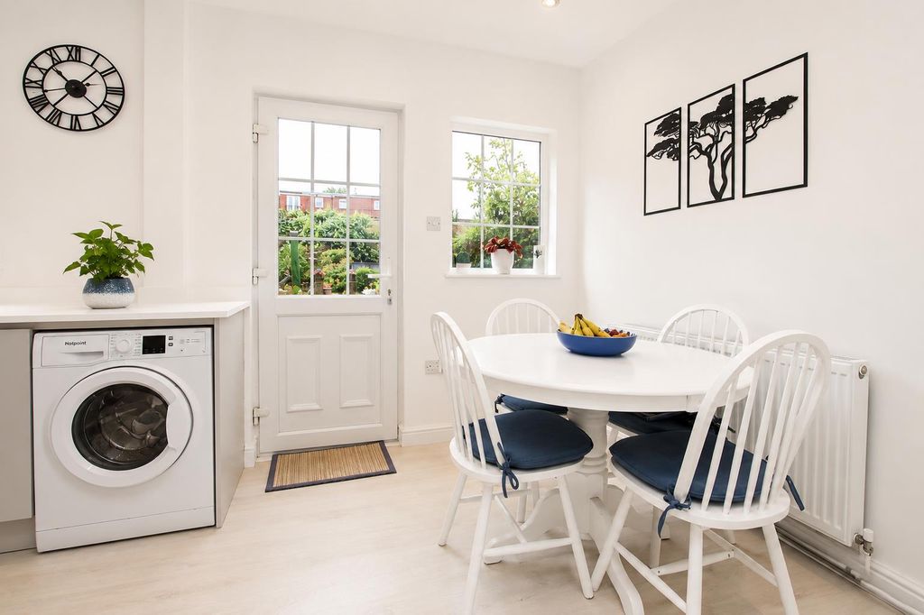 Property photo 3 of 11 6E1d2259-ee0A-45d3-Bec0-20Ca4A0856Fd.Png