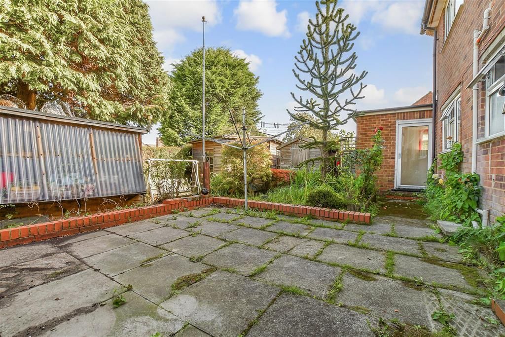 Property photo 2 of 10 Patio / Decking