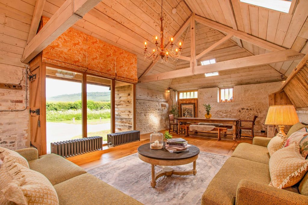 Property photo 2 of 17 Sitting Room