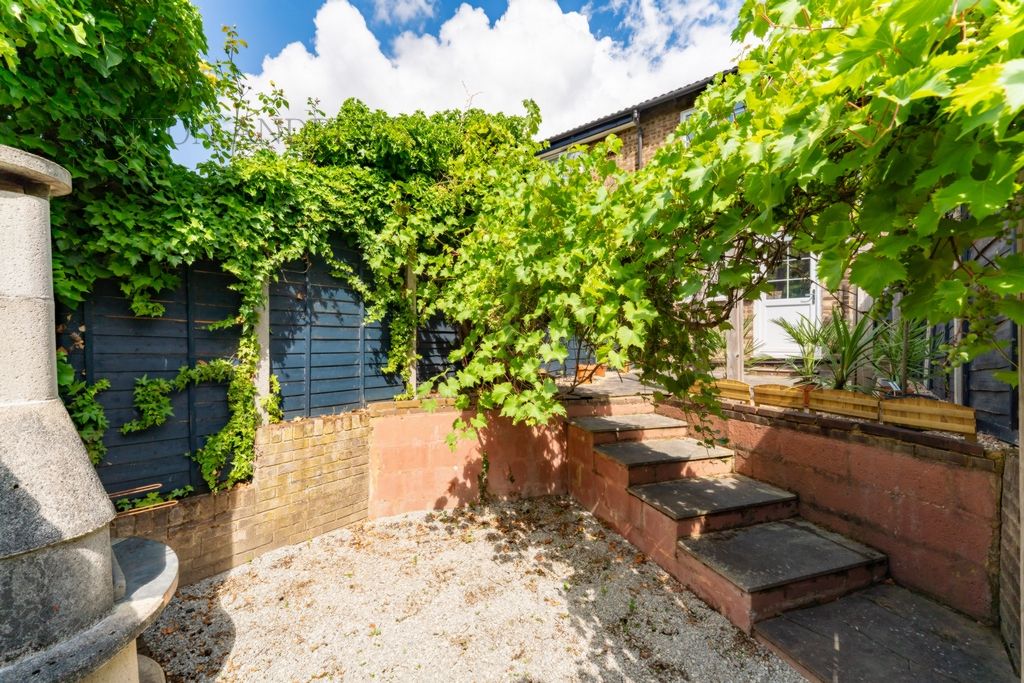 Property photo 3 of 13 Photo 4