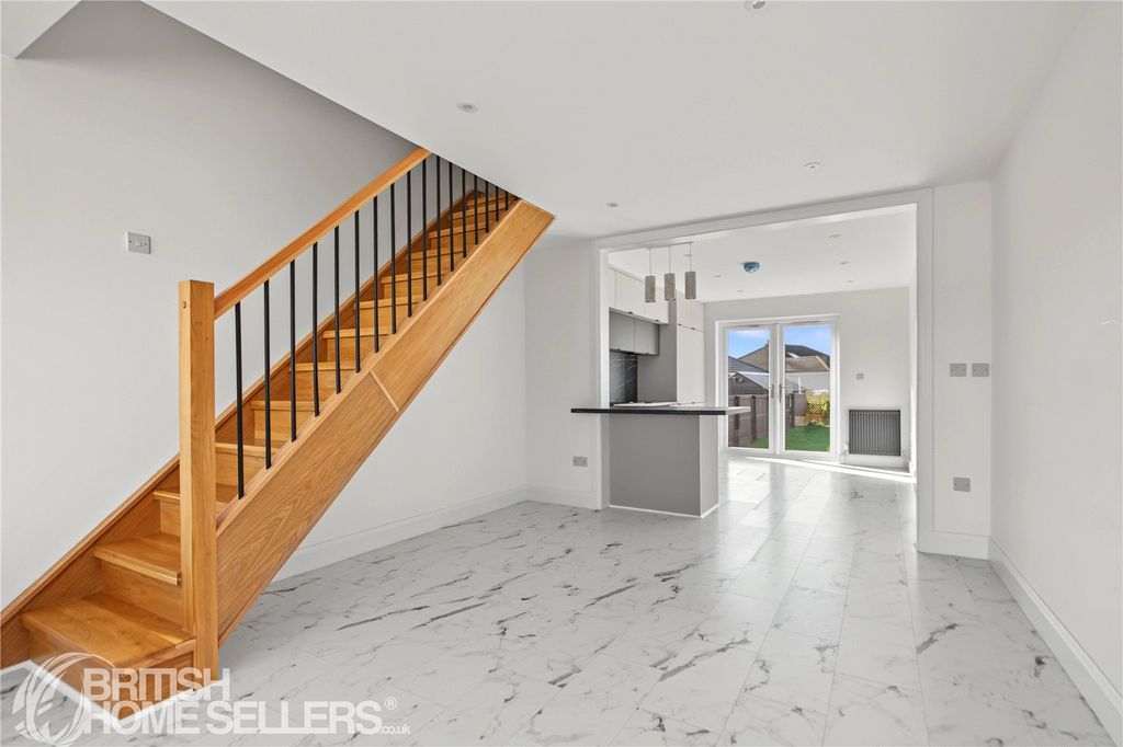 Property photo 3 of 14 Picture No. 06