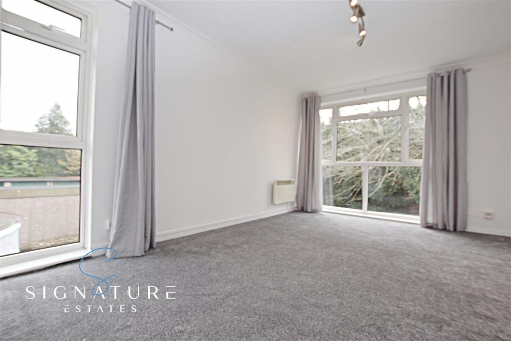 Property photo 3 of 8 Dsc_0872 (1).Jpg