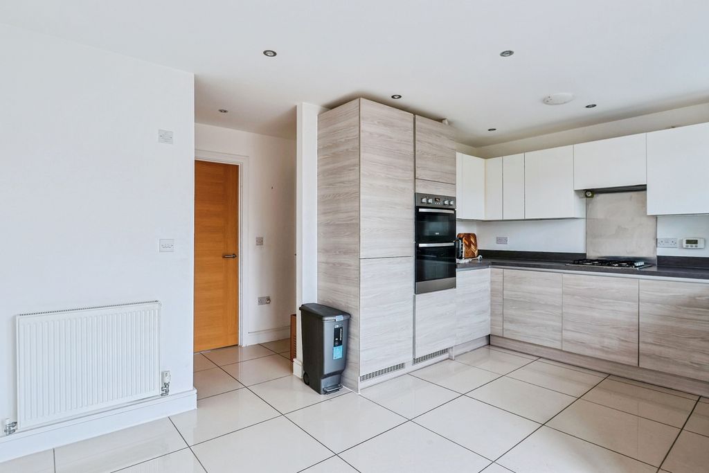 Property photo 3 of 21 Pbox-Img.Jpg