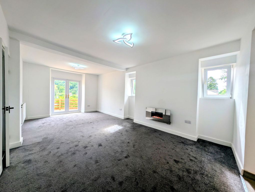 Property photo 3 of 28