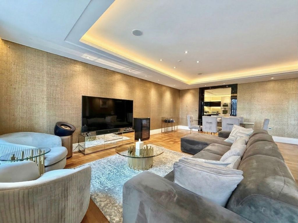 Property photo 3 of 26 Gallery