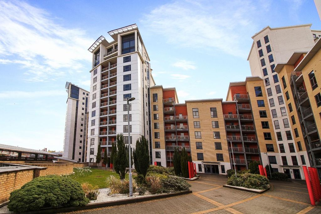 Property photo 1 of 11 External