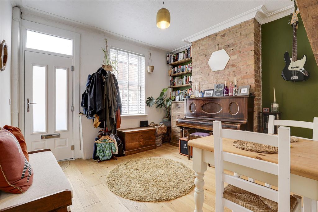 Property photo 2 of 17 01.Jpg