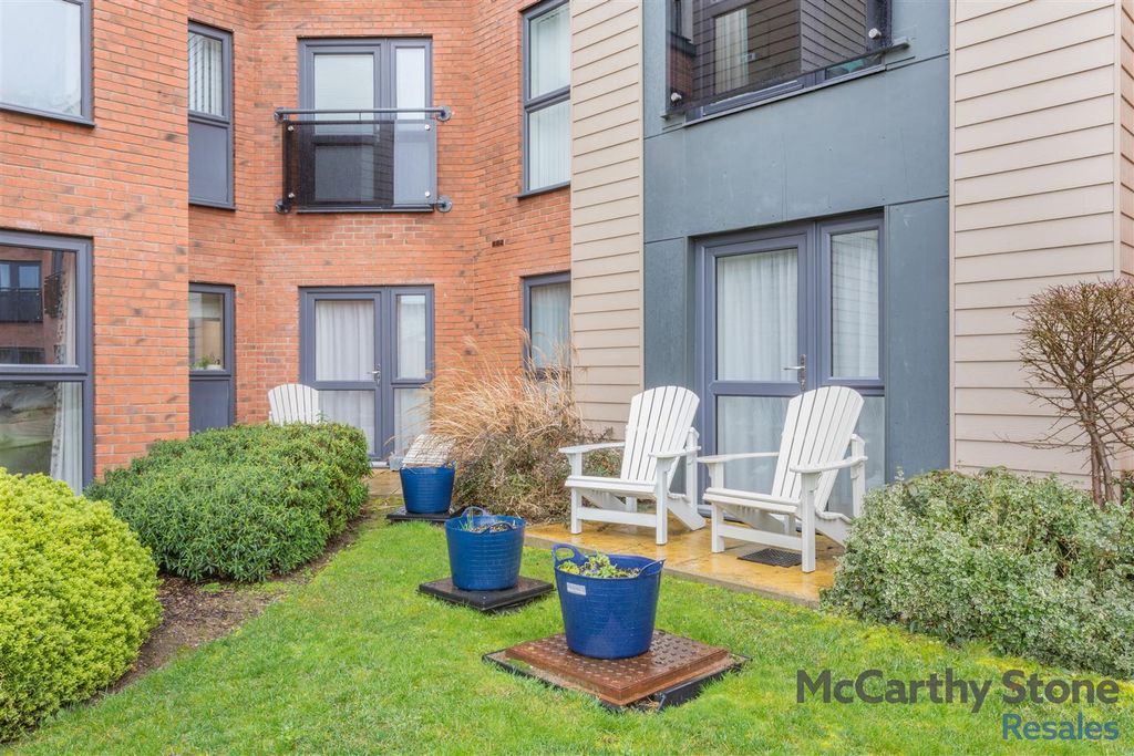 Property photo 1 of 29 8676278-Exterior02.Jpg