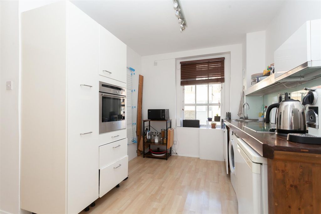 Property photo 3 of 15 Kitchen