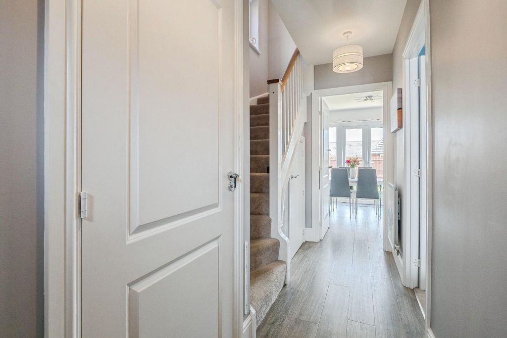 Property photo 2 of 20 Em120075.Jpg