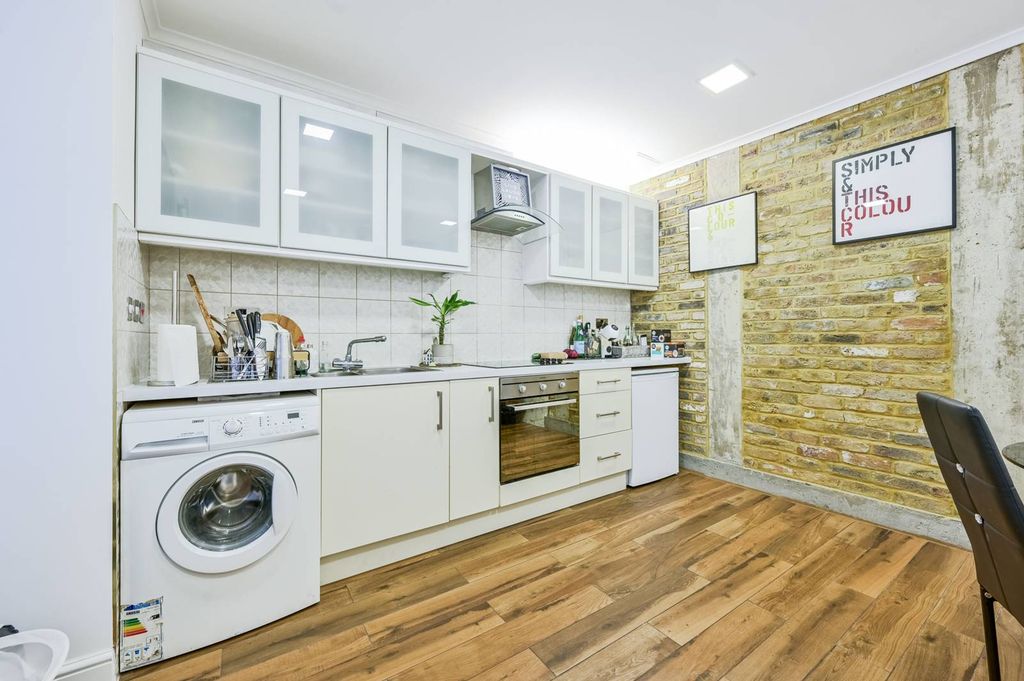 Property photo 1 of 29