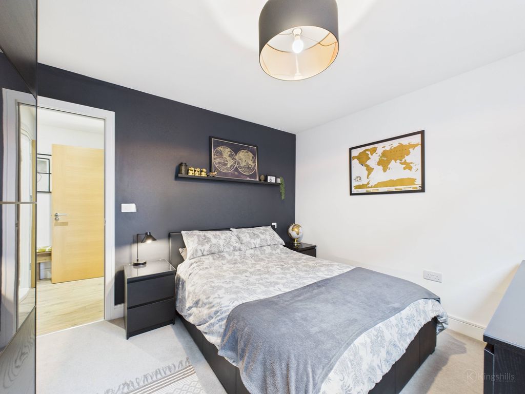 Property photo 3 of 9 Cam02136G0-Pr0497-Still004