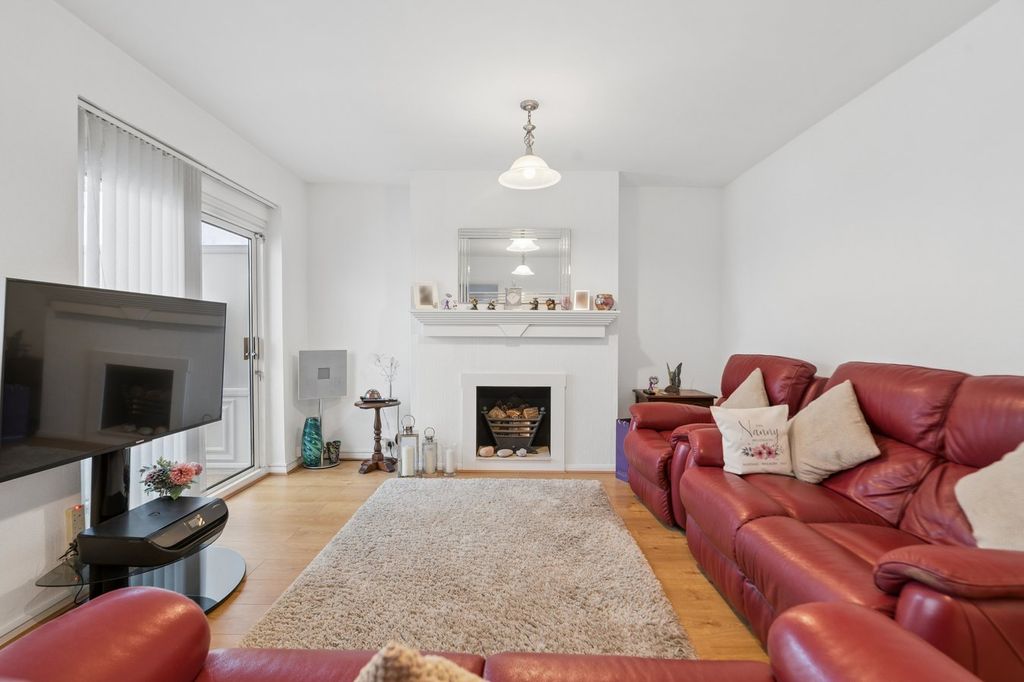 Property photo 3 of 22