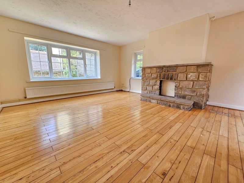 Property photo 1 of 8 Photo 6