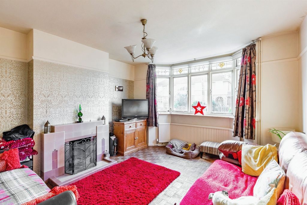 Property photo 3 of 17