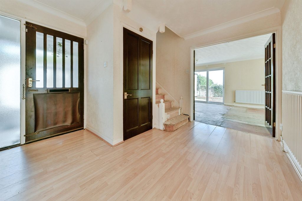 Property photo 3 of 21