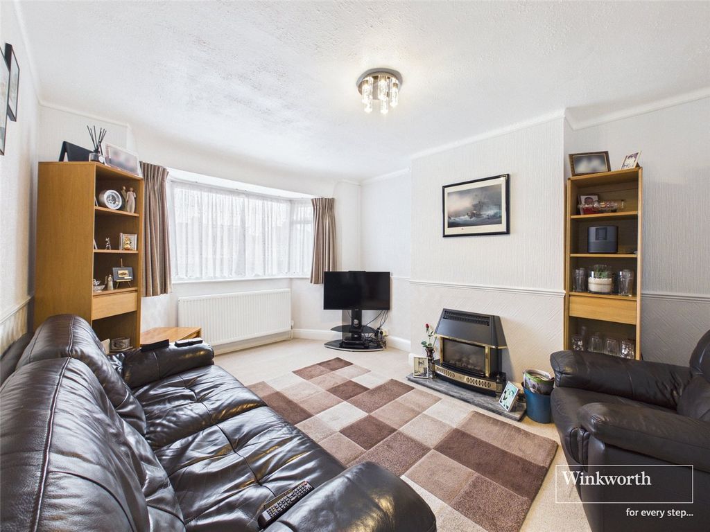 Property photo 2 of 11 Living Room