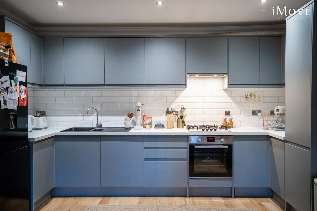 Property photo 3 of 21