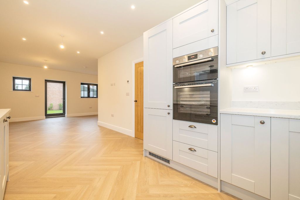 Property photo 3 of 14 Picture 3