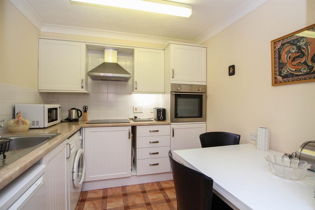 Property photo 3 of 13