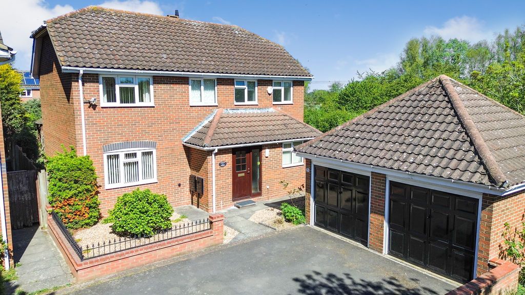 Property photo 1 of 21 Front