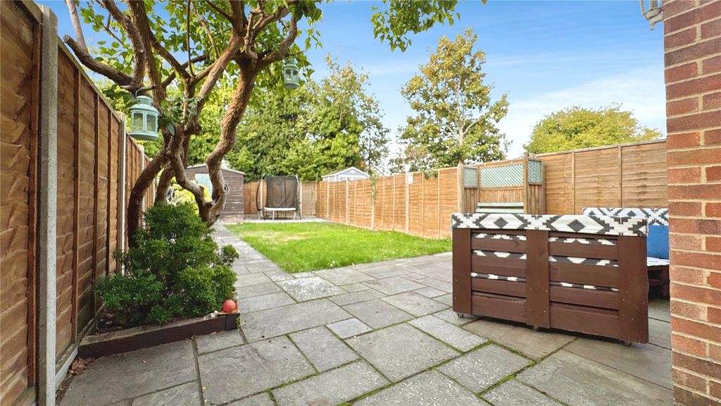 Property photo 2 of 22 Picture No. 12