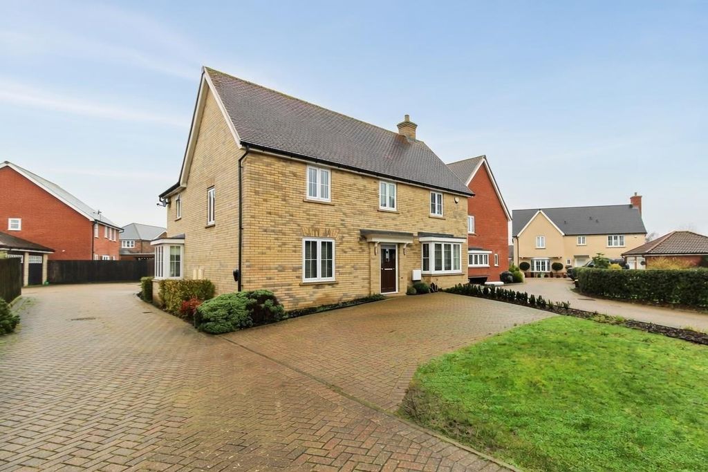 Property photo 1 of 19 Front