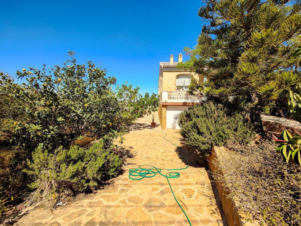 Property photo 2 of 48