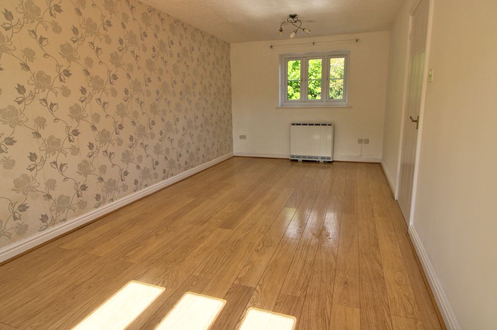 Property photo 2 of 8 Photo #2