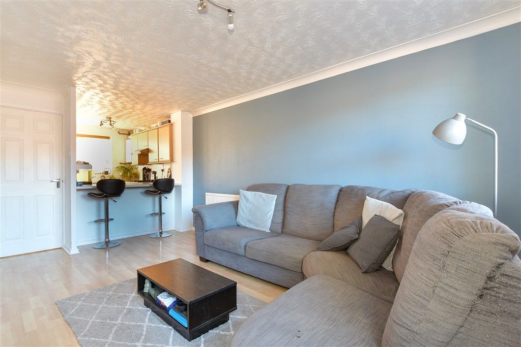 Property photo 3 of 8 Lounge/Diner