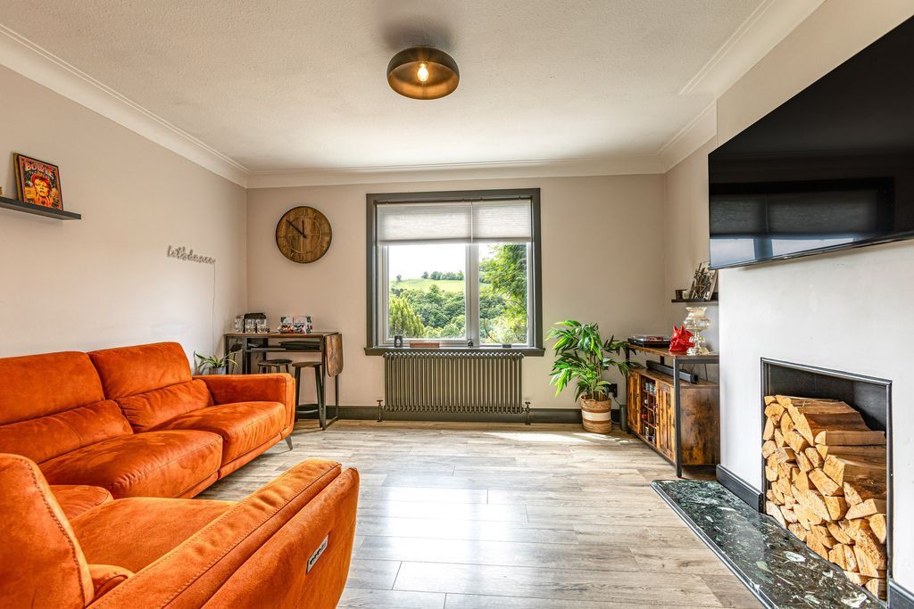 Property photo 3 of 37 Sitting Room