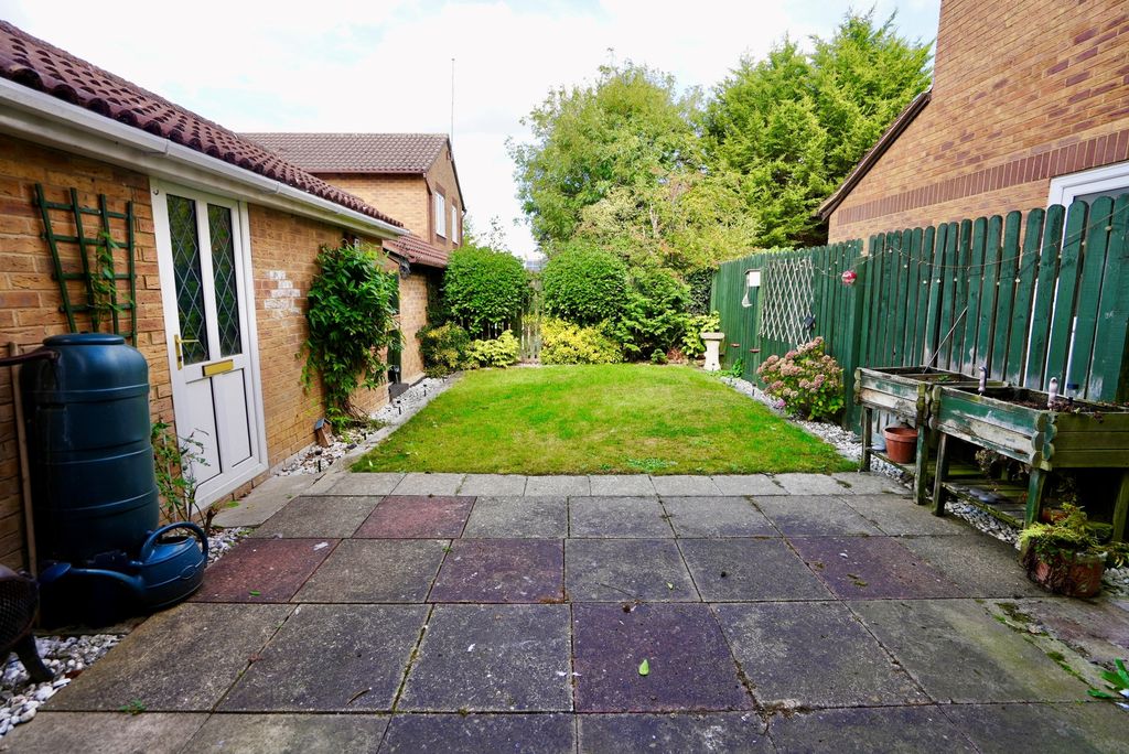 Property photo 3 of 12 Garden