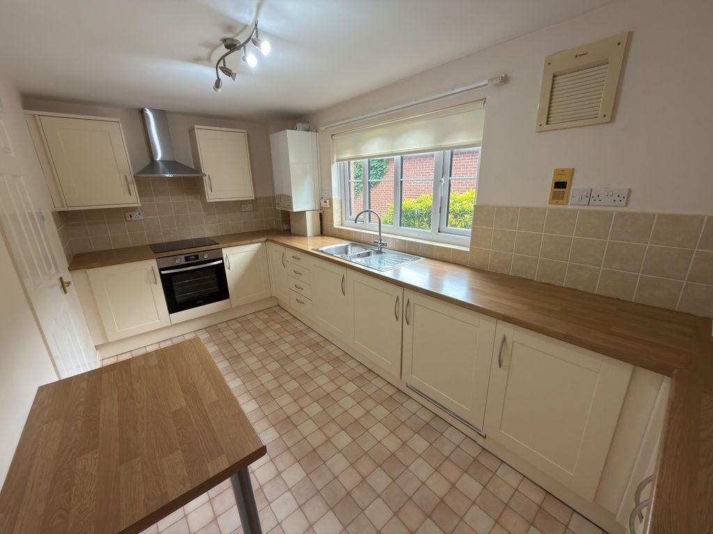 Property photo 3 of 10 71E3904B-3Fbc-40Ff-B794-c8Ac58433E70