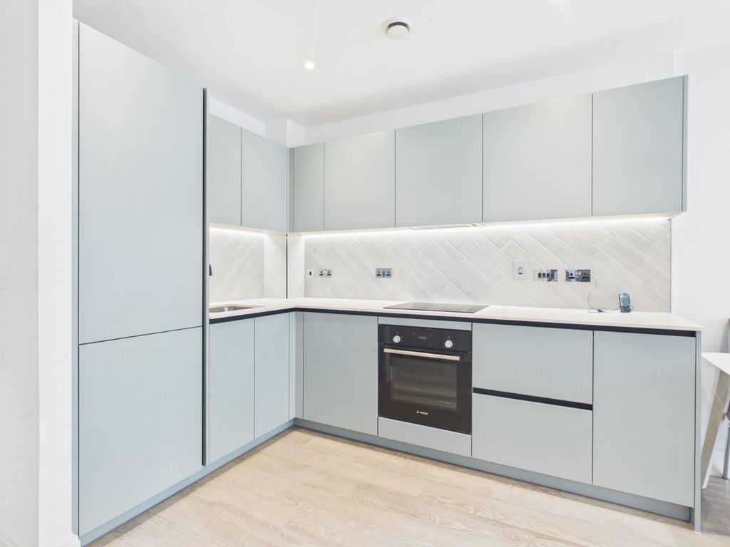 Property photo 3 of 12 Kitchen