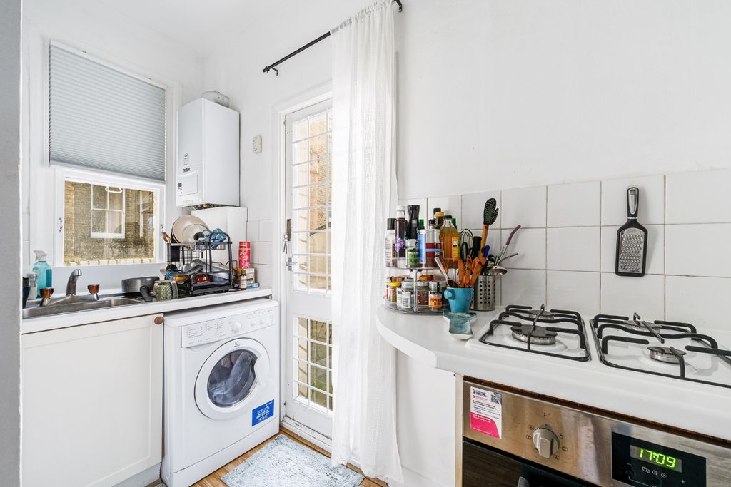 Property photo 3 of 10 1874864