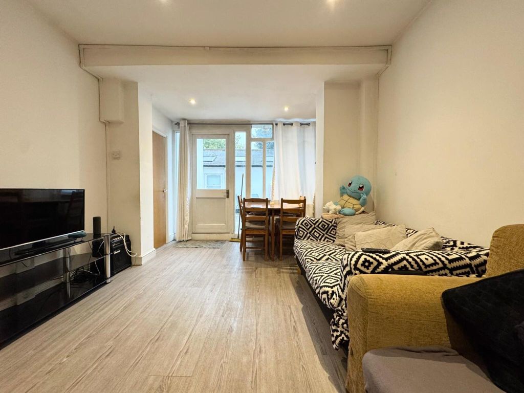 Property photo 3 of 8